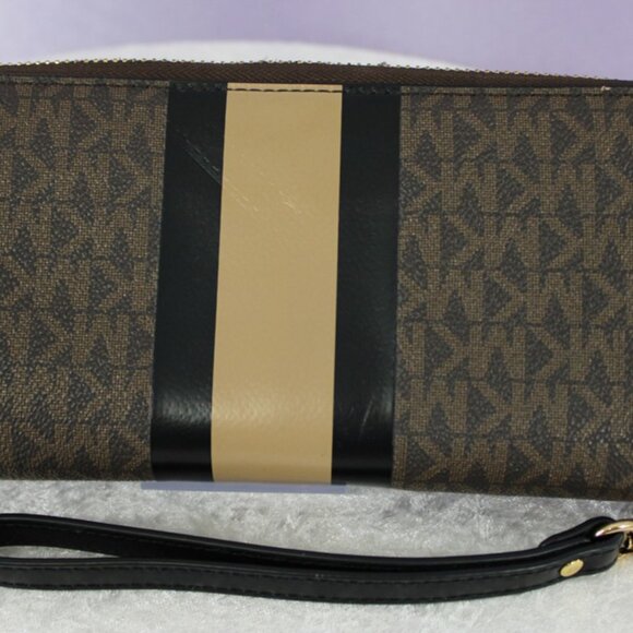 Michael Kors Jet Set Signature Tote Bag with Matching Wallet & Pouch - Picture 12 of 17